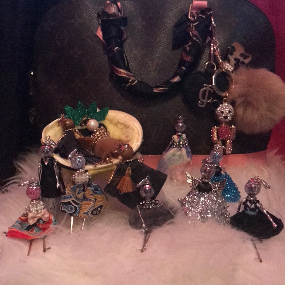 ❌SOLD❌Gorgeous Purse Doll Pendant 2 for $20